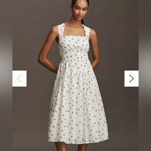 NWT Avec Les Filles Sleeveless A-
Line Floral Midi Dress